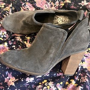 Vince Camuto Francia Genuine Suede Leather Ankle Booties 8.5 gray
